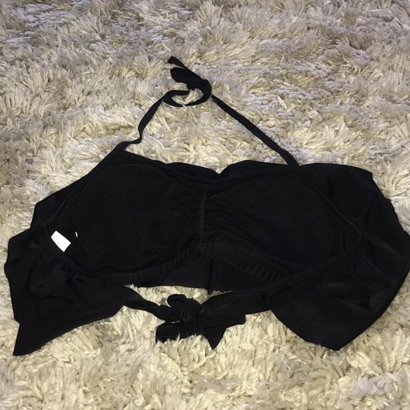 Ruffle Backless Halter two piece. - Picture 4 of 5